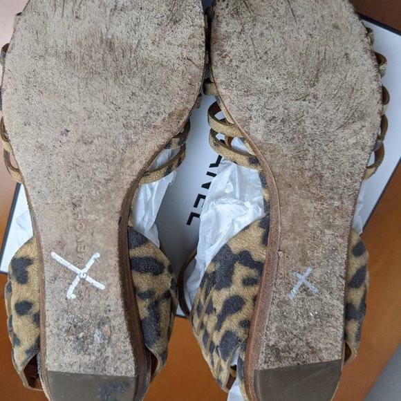 Givenchy Tan/Black Leopard Print Suede/Leather Gladiator Sandals US 6.5 - Picture 8 of 9